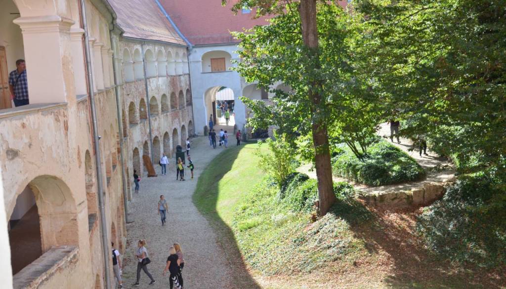 Več kot le prodajalna vstopnic: Na gradu Grad zaživelo novo središče doživetij