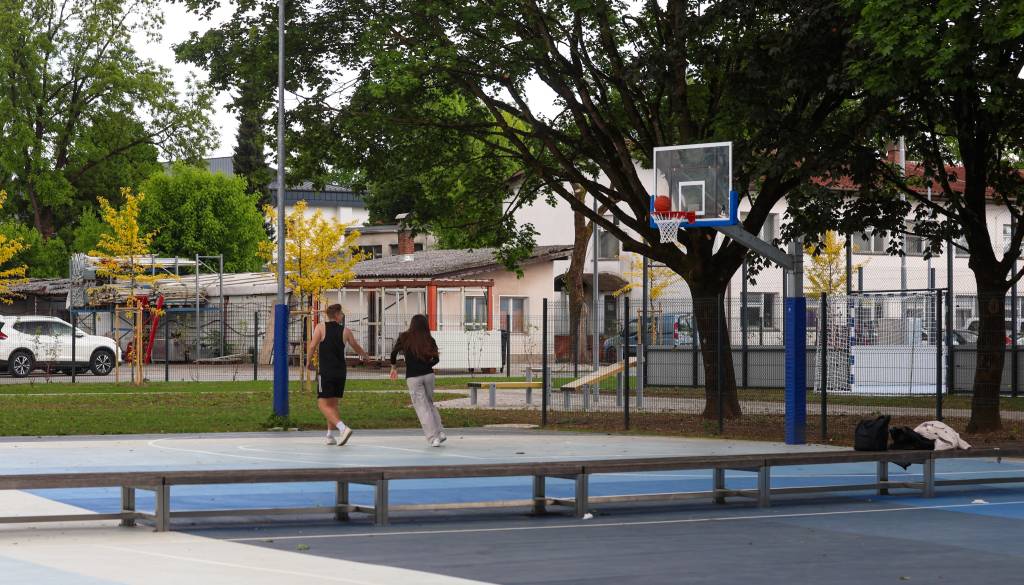 FOTO in VIDEO: Odprli nov športni park, na tem igrišču na koš metal tudi Luka Dončić