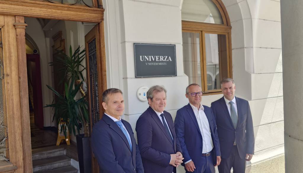 Ministrov komentar o 'usodi' novomeške univerze je nasmejal vse prisotne
