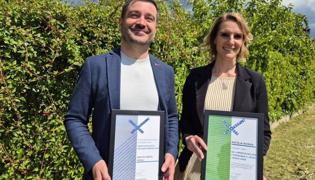 Kranj ima državno zmagovalko prostovoljstva, uslužbenka občine med najboljšimi v javni upravi