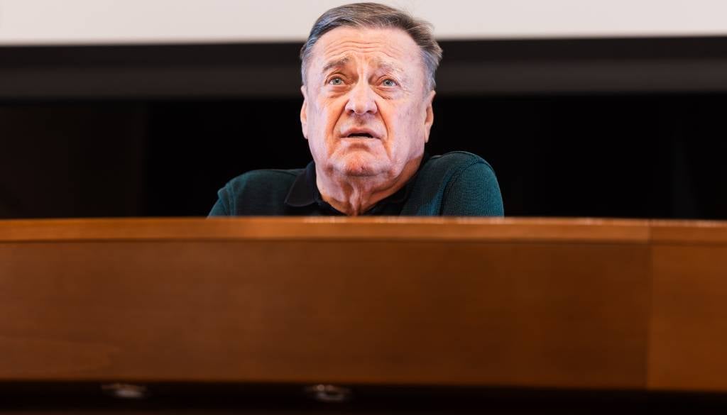 Janković zavrnil Urbano, ki mu jo je podarila civilna iniciativa – »Dveh ne potrebujem«