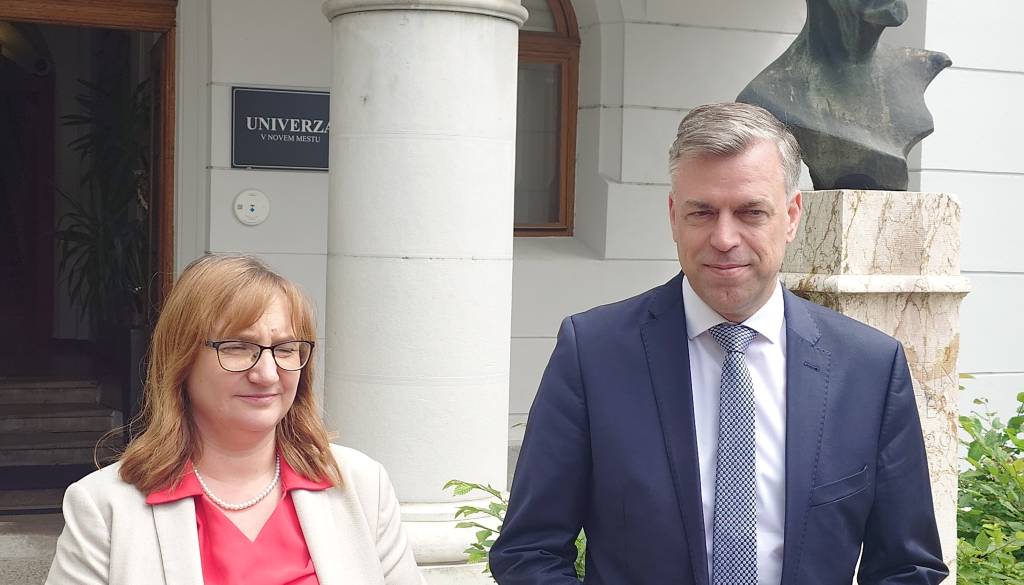FOTO: Varuhinja človekovih pravic v Novem mestu o Šutarjevem zakonu, segregaciji in socialni pomoči
