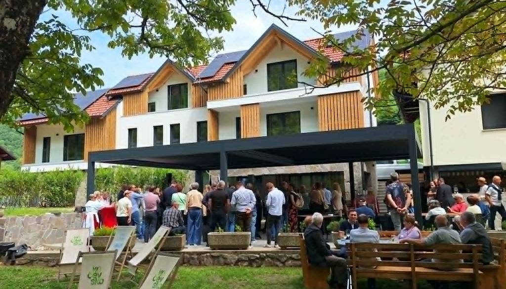 FOTO: Ob Kolpi odprli enega največjih in najmodernejših turističnih kompleksov zadnjih let na Kočevskem