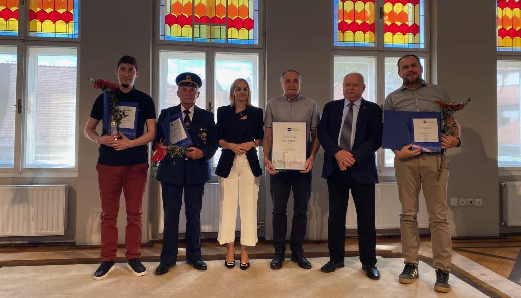 Na Ptuju sprejeli najzaslužnejše za prometno varnost, svečana listina Janezu Strelcu