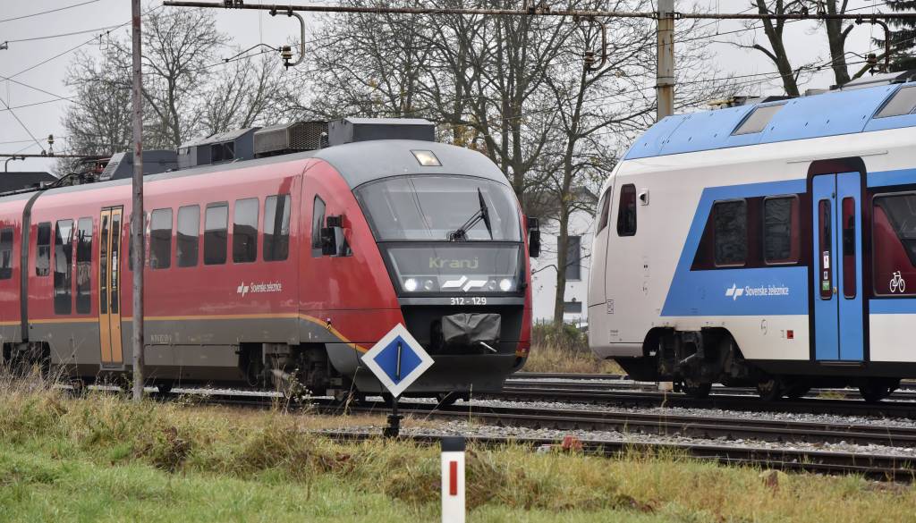 Od Murske Sobote do Ljubljane: Na cestah zastoji, na železnici nadomestni avtobusi, junija bo udarilo še to