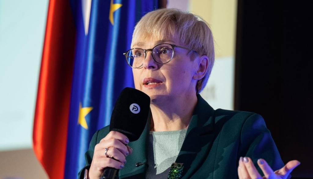 Janša izvoljen za mandatarja, Pirc Musarjeva pa opozarja na nekatere načrte koalicije