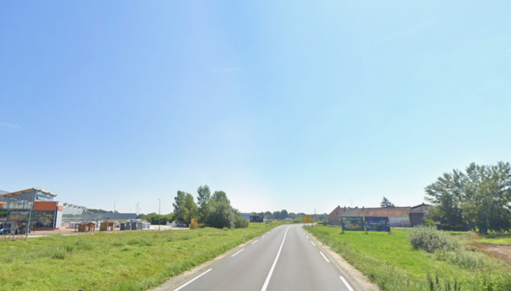 Zakaj pri trgovini OBI še ni krožišča? Vozniki čakajo v kolonah, direkcija in občina pa kažeta druga na drugo