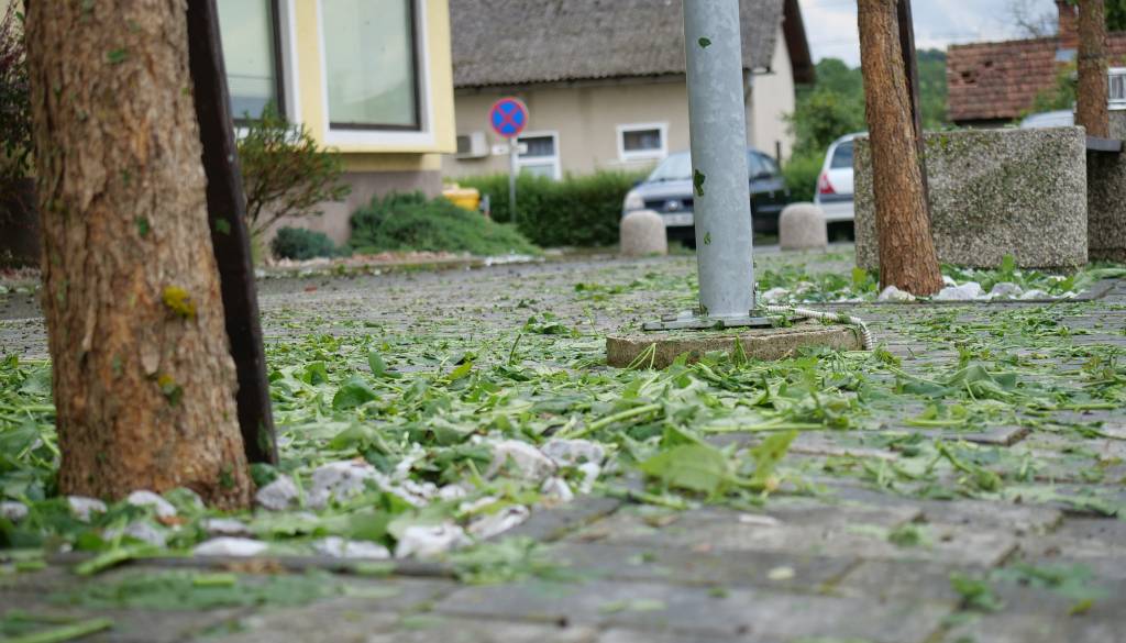 Najprej do 33 stopinj Celzija, nato možnosti neviht s točo