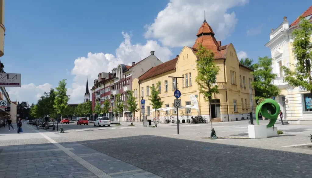 Bo del Slovenske ulice v Murski Soboti zaprt za promet? Občina zbira mnenja občanov
