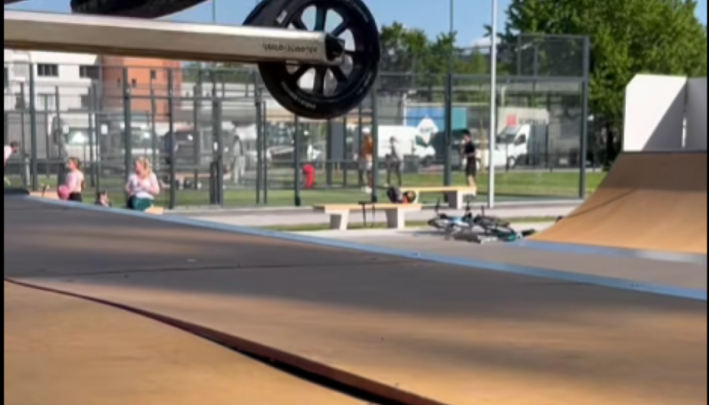 VIDEO: »Kje so našli te mojstre?« Novi skate park v Savskem naselju po odprtju tarča kritik in posmeha