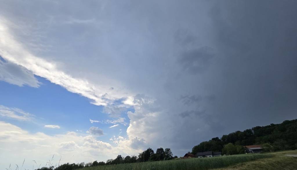 Protitočno letalo je nad Pomurjem
