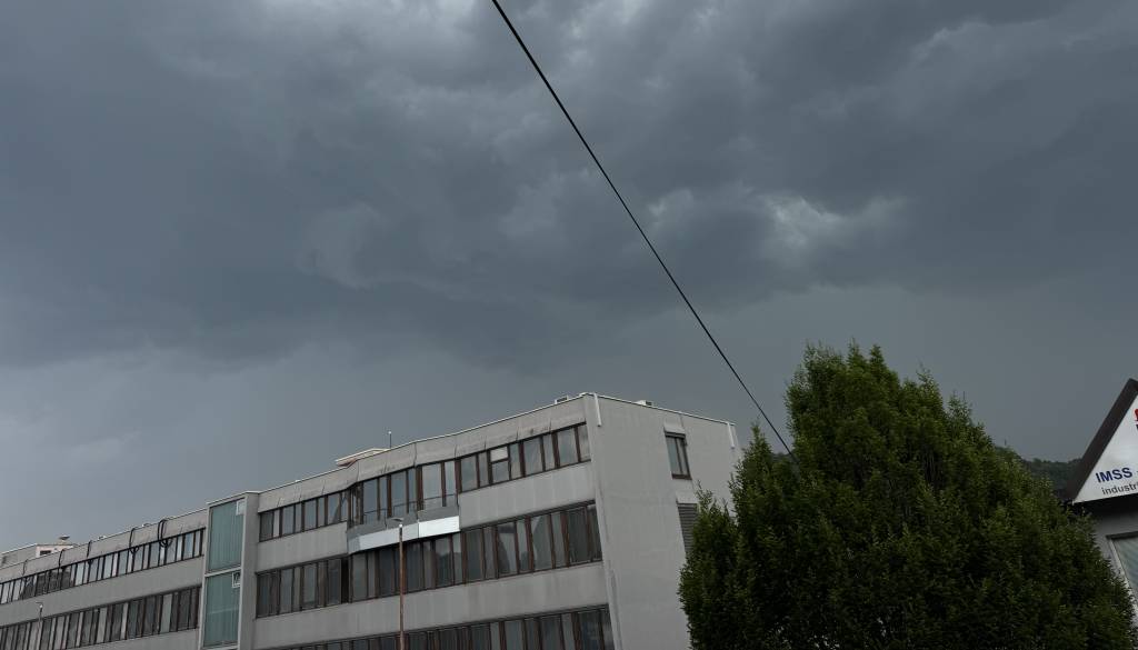 FOTO: Neurje se približuje Mariboru