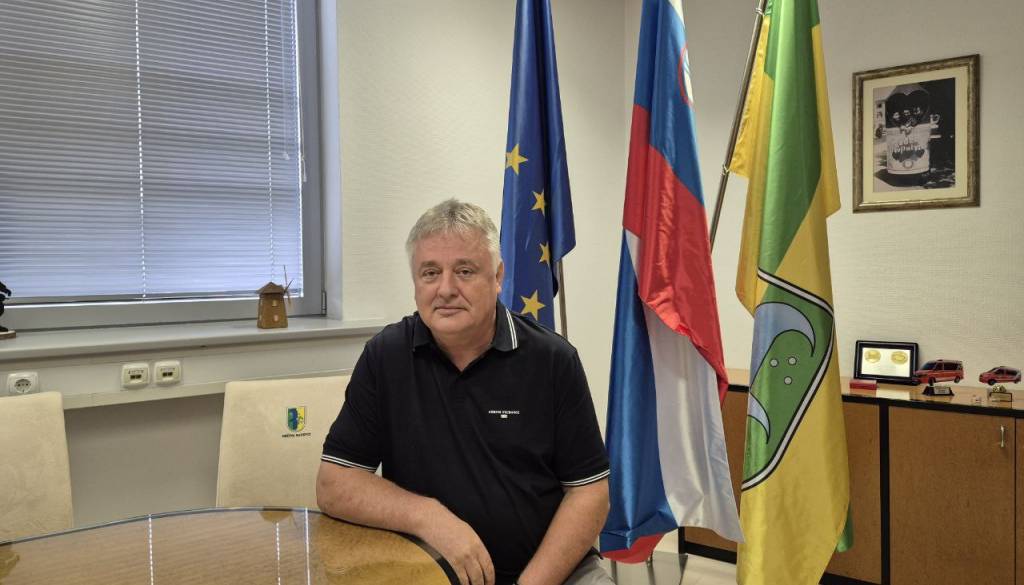 Leljak bi ukinil krajevne skupnosti, izognili bi se volitvam in sejninam