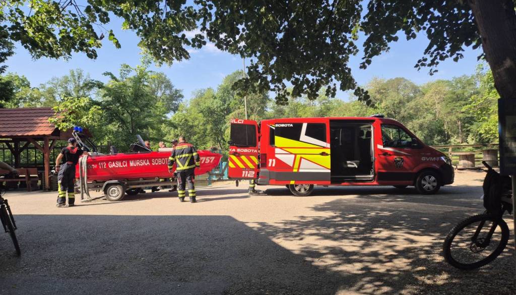 Pogrešano osebo iskali ob reki, iskalna akcija se je končala tragično