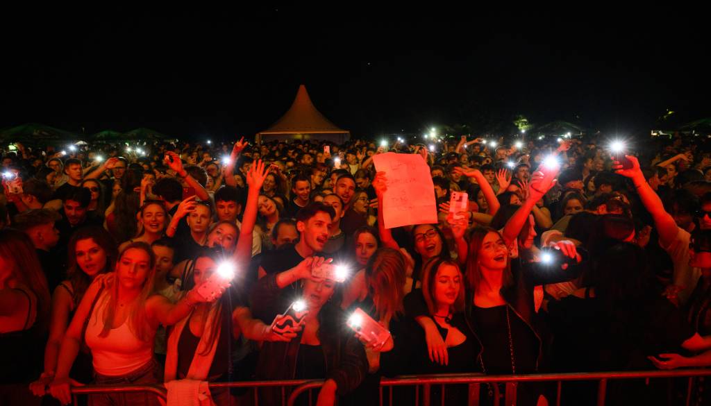 FOTO in VIDEO: Lampiončki znova napolnili Maribor, študenti ob kampusu žurali do jutra