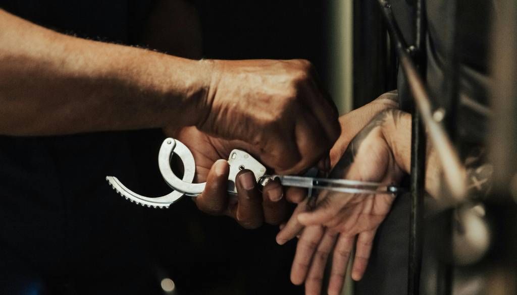 Se za strupom v otroški hrani skriva izsiljevanje? Policija aretirala 39-letnega moškega