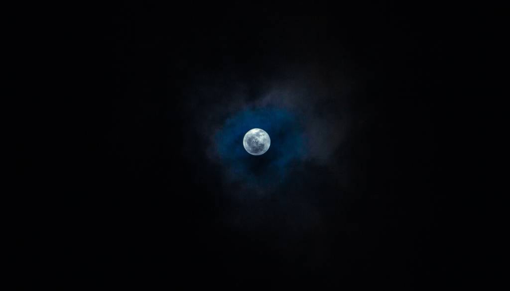 Jutri bo Luna najbolj oddaljena od Zemlje
