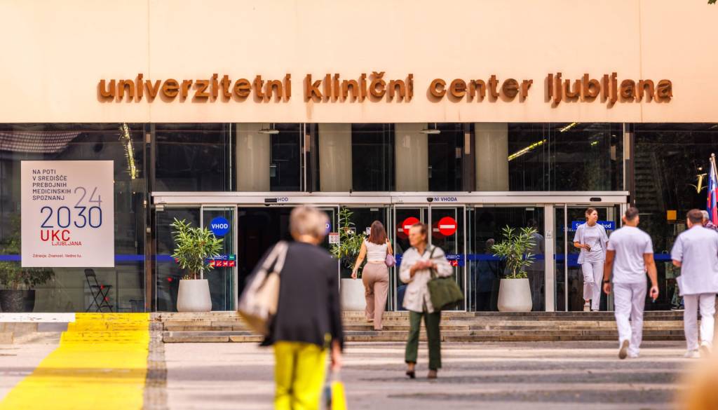 »Parkirne hiše so dražje kot taksi«: obisk UKC Ljubljana vse dražji, pacienti obupani