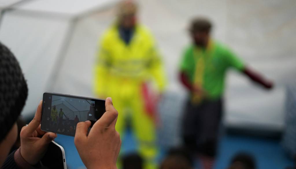 Pri meji našli štiri mrtve migrante in več ranjenih. Tovornjak skupino odložil in zbežal