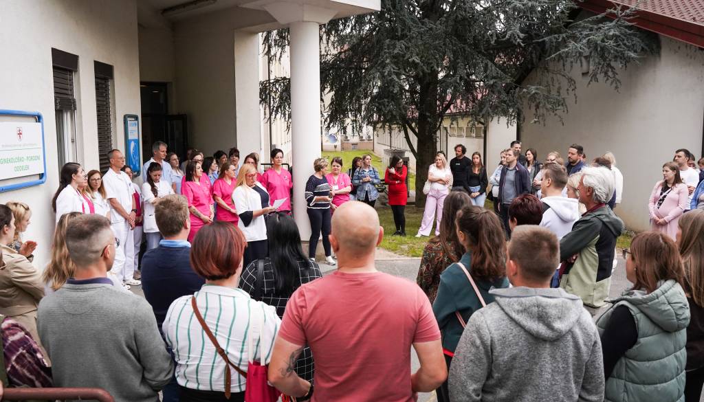 FOTO in VIDEO: Bodoči starši pokukali v porodne sobe ptujske porodnišnice