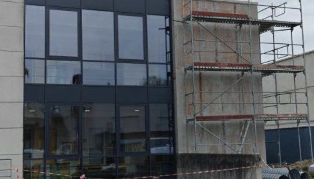 Skoraj 20-milijonska prenova na Ptuju tik pred koncem, kaj še delajo na gimnaziji in šolskem centru?
