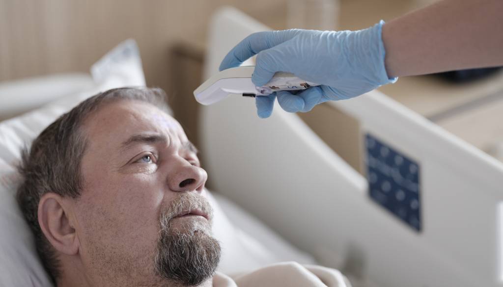 Na križarki potrdili sev hantavirusa, ki se prenaša med ljudmi