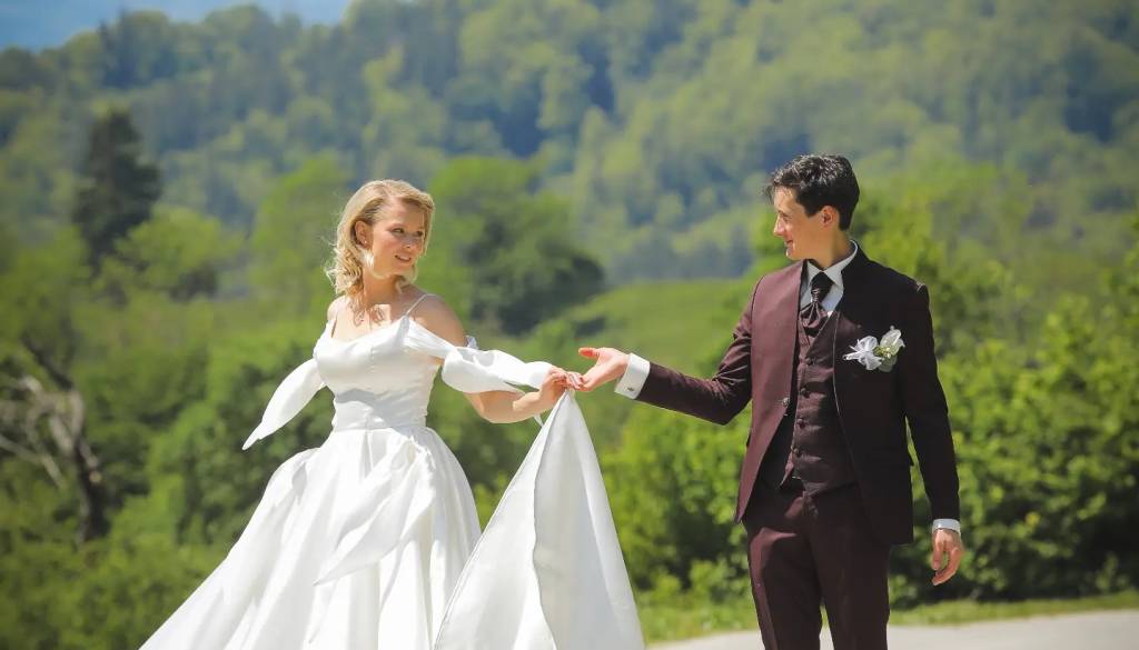 Eden najbolj znanih Gorenjcev iz družine Prevc z ženo uživa: Kam sta 'pobegnila' pred obletnico?