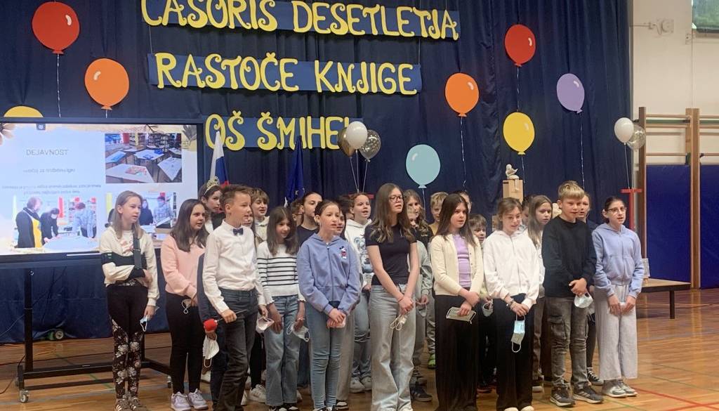 FOTO: V Šmihelu obeležili 10 let Rastoče knjige
