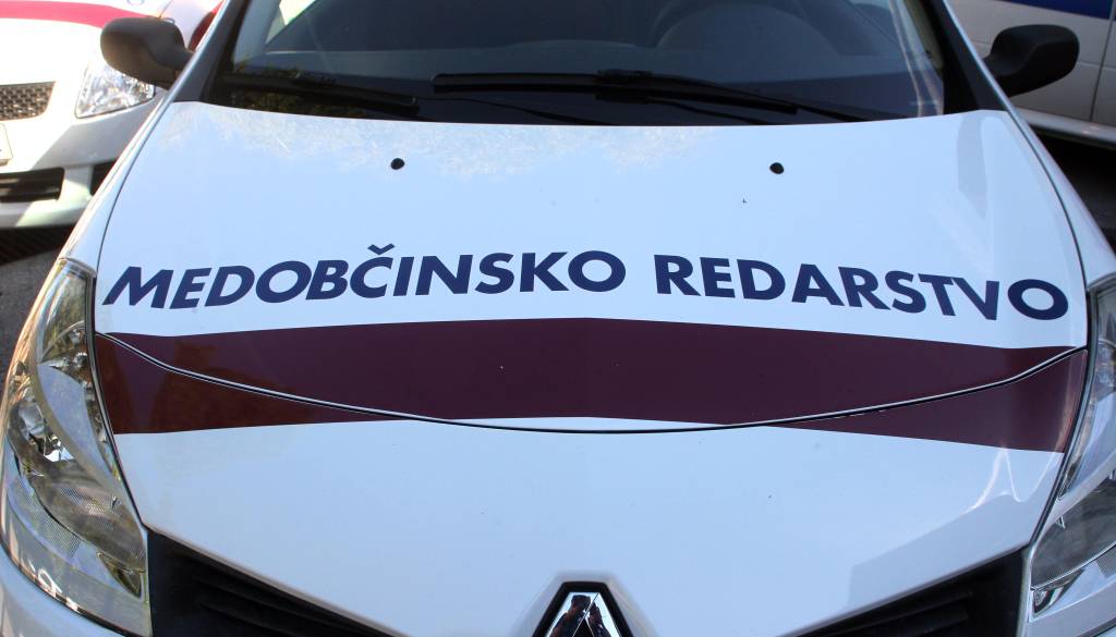 Prehitra vožnja v Podvincih razburja: Brez zemljišča ni nadzora, zdaj vsaj zvočne zavore