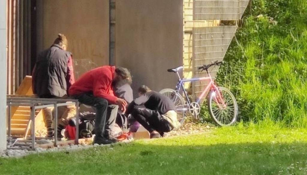 Zaskrbljeni občan: Tik ob novem mladinskem centru v centru prenočujejo narkomani