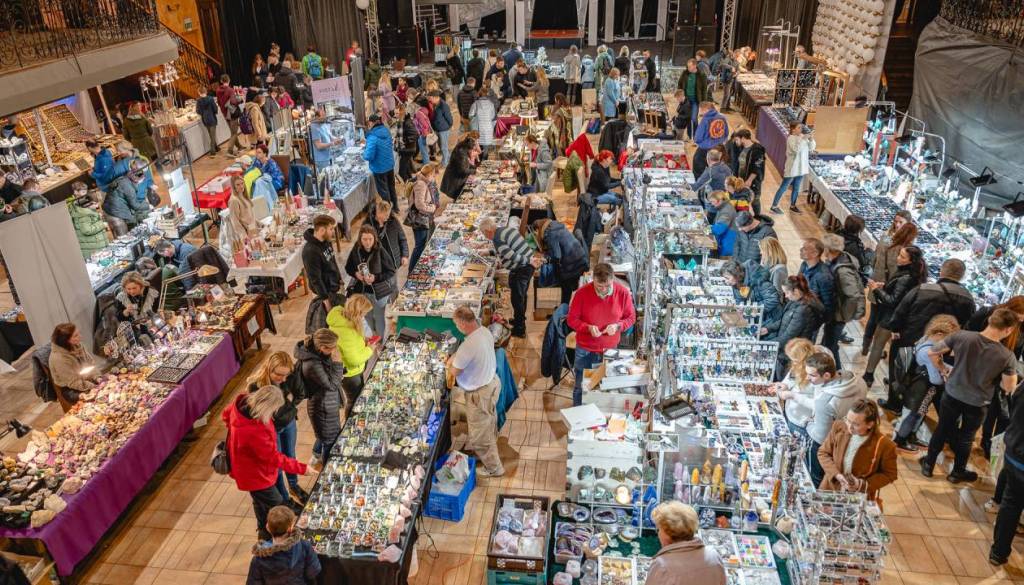 Tradicionalni Minfos v Tržiču znova združuje ljubitelje mineralov in fosilov