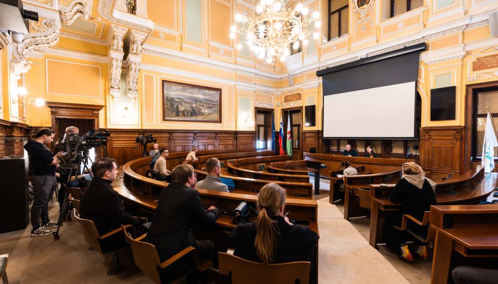 Mestni svetniki danes o umiku odloka: Bo referendum o parkiranju sploh še potreben?