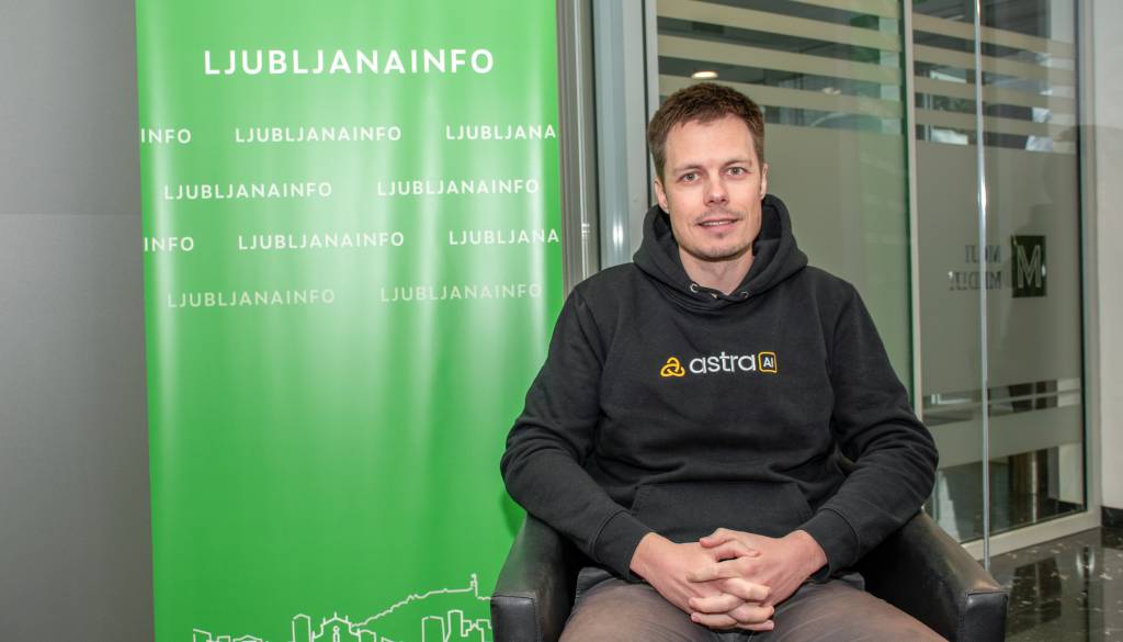 Brez pisarne, brez investitorjev, a z milijonom uporabnikov: Kako raste Astra AI?