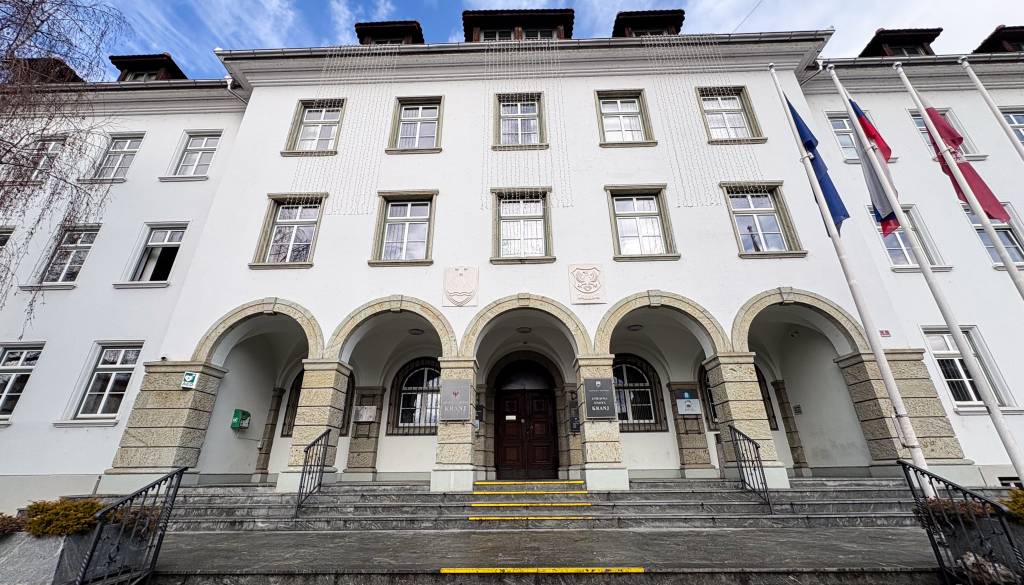 V Kranju napeto zaradi novega prostorskega načrta. Bodo namesto načrtovane ceste gradili hiše?