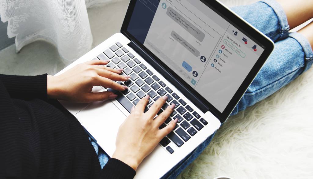 Uporabniki poročajo o izpadu Facebooka