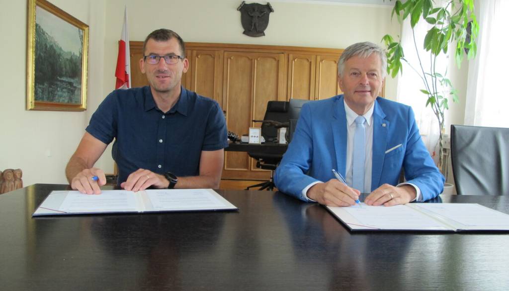 Občina Radovljica podpisala pogodbo za širitev šole Antona Janše
