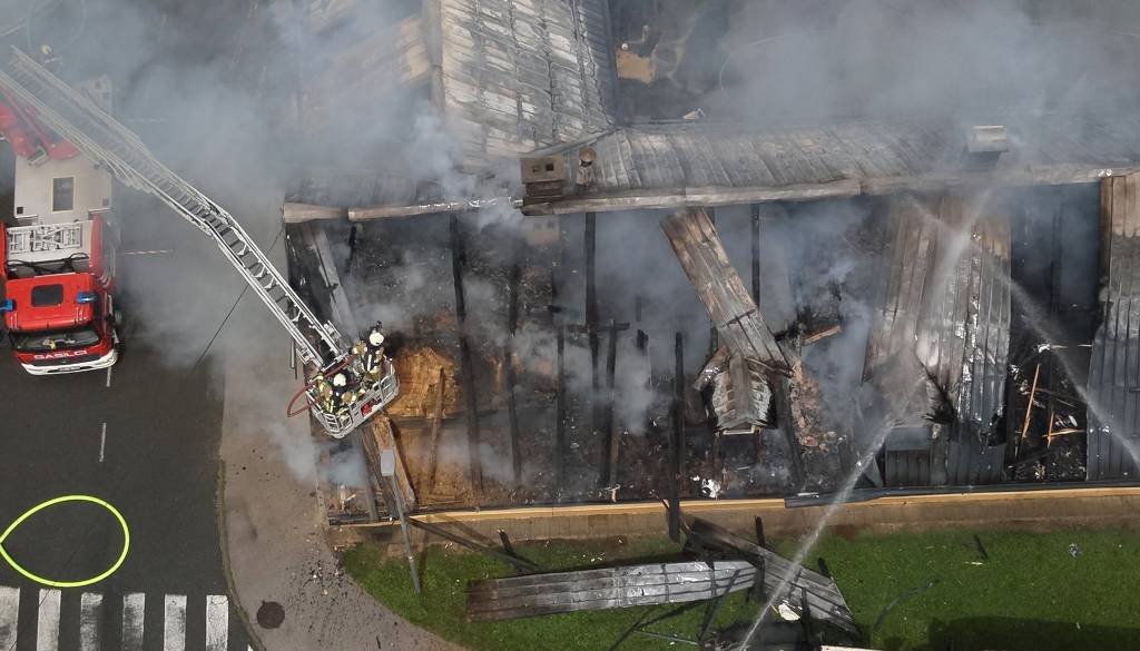 Gasilci na Ptuju med intervencijo opozorili na neznani dron