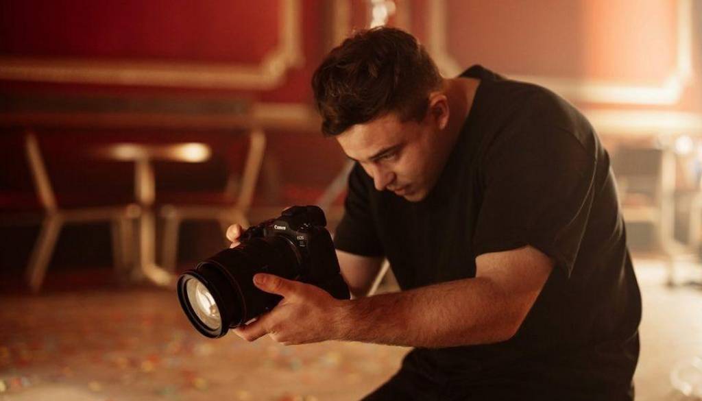Kako najti najboljšo svetlobo za fotografiranje v vsakem prostoru