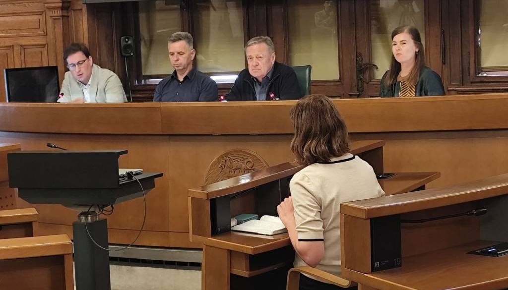 FOTO in VIDEO: Janković pred referendumom: »Vseeno je, če boste obkrožili za ali proti«