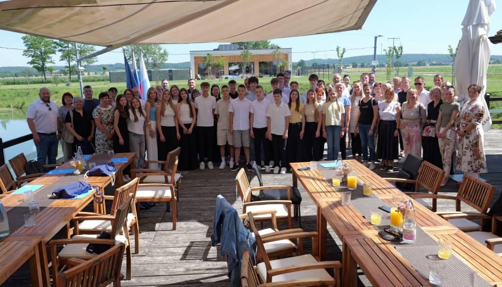FOTO in VIDEO: Najboljši učenci občine Moravske Toplice prejeli priznanja in nagrade