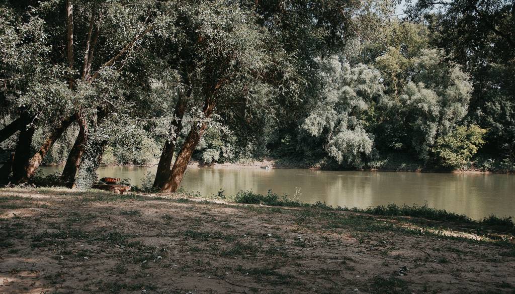 V reki iščejo pogrešanega otroka