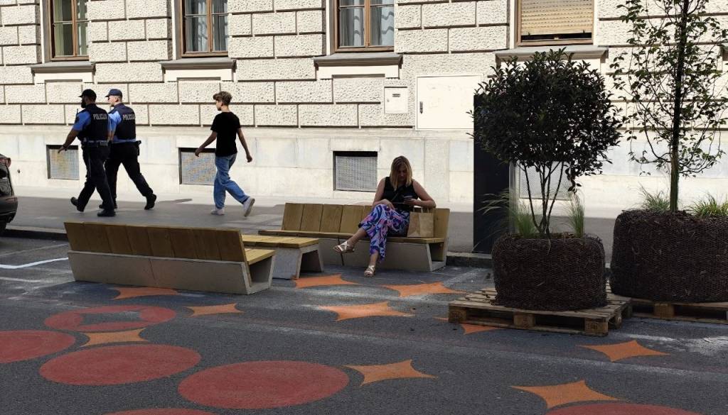 FOTO in VIDEO: »Vrnite Miklošičevo v prejšnje stanje!« Med prenovo se je pojavila pobuda proti projektu