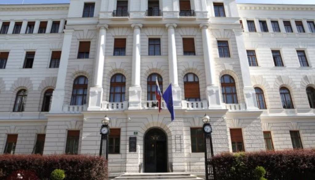 Grožnja z bombo na ljubljanskem sodišču, obravnave prekinjene  