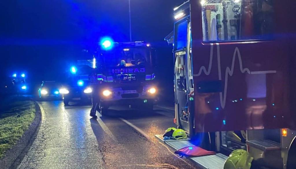 Na kraju nesreče našli le razbito vozilo, gasilci udeležence nesreče iskali z dronom 