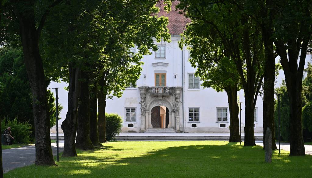 Muzeji odpirajo vrata v noč: Kaj prinaša Poletna muzejska noč v Pomurju?