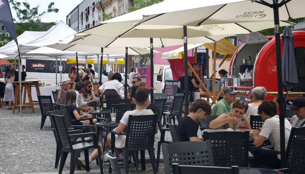 FOTO in VIDEO: Na Slovenski ulici ponovno omamno diši