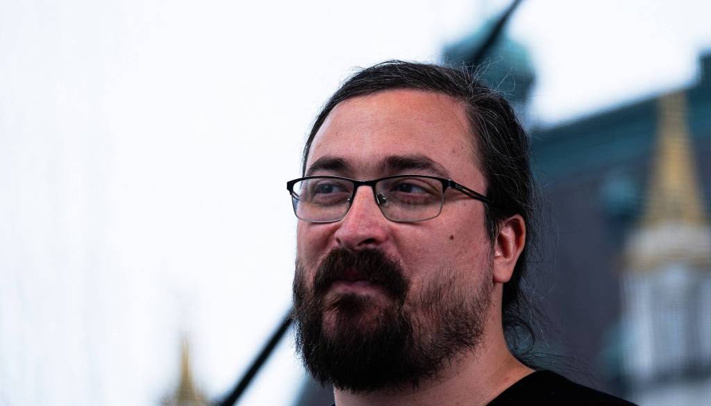 Politični kaos v Ljubljani: Pirati opozarjajo na »manipulacijo« pri referendumu o parkiranju