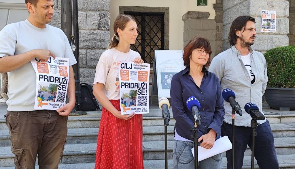 FOTO in VIDEO: Civilna iniciativa: Referendum 12. julija bo, Janković pa naj pojasni umik odloka in sporne postopke