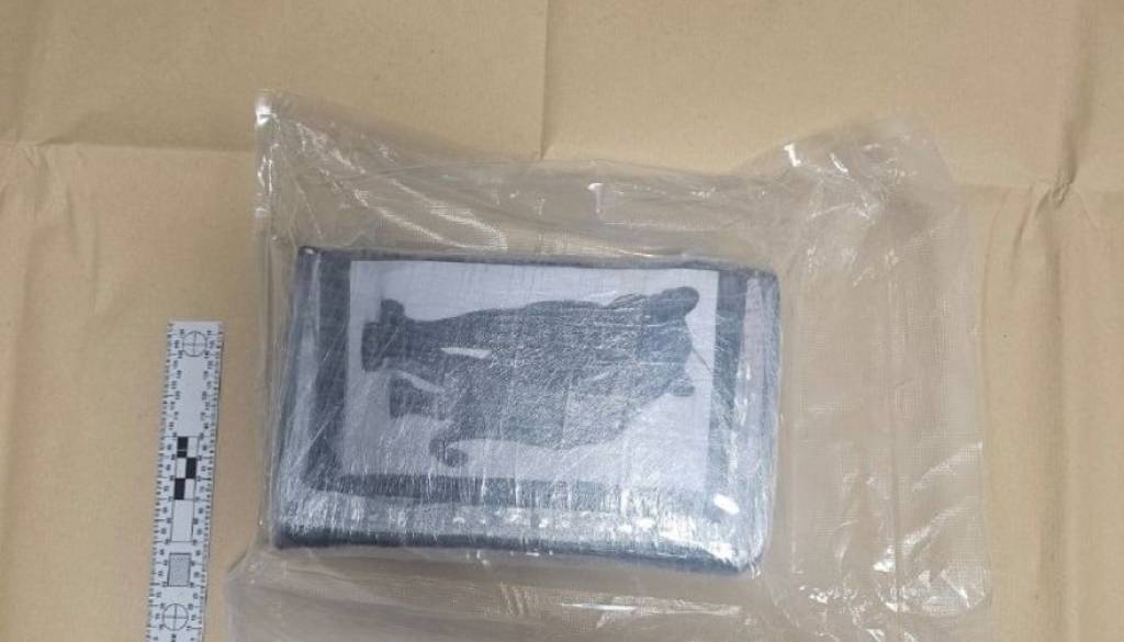 Mariborski policisti pri 25-letnemu tujemu vozniku našli kilogram kokaina