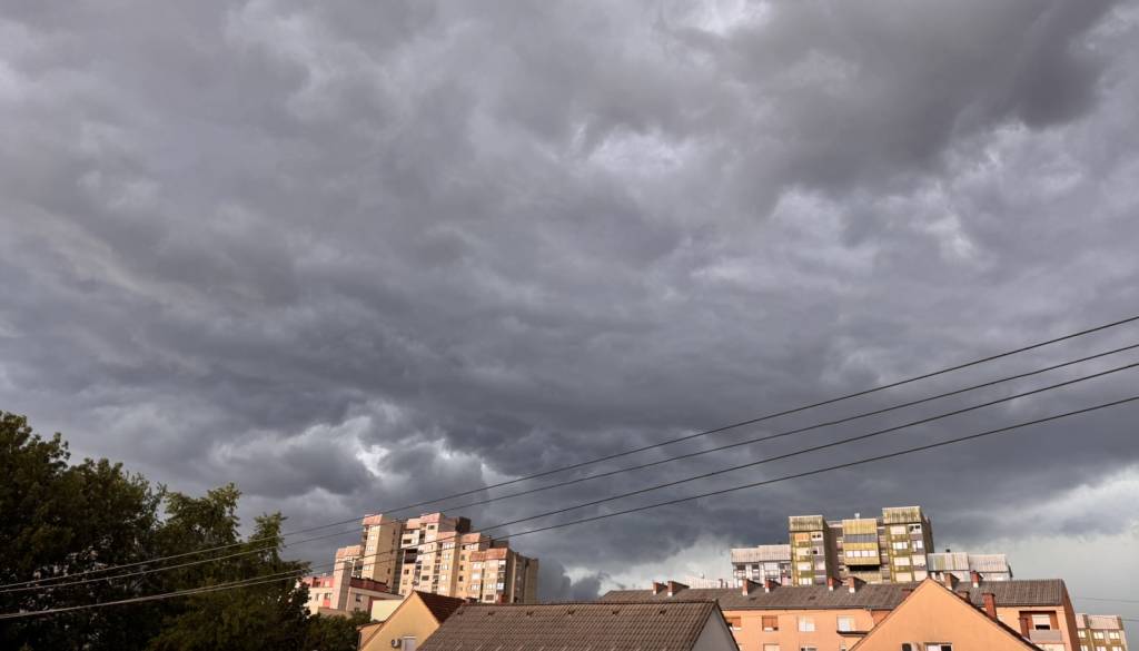 Pozor! Velika verjetnost nastanka toče